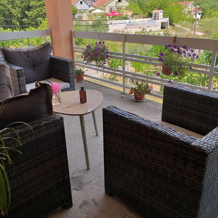 Apartment Davidovic Tivat Luaran gambar