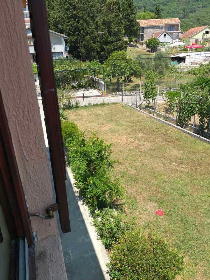 Apartment Davidovic Tivat Luaran gambar