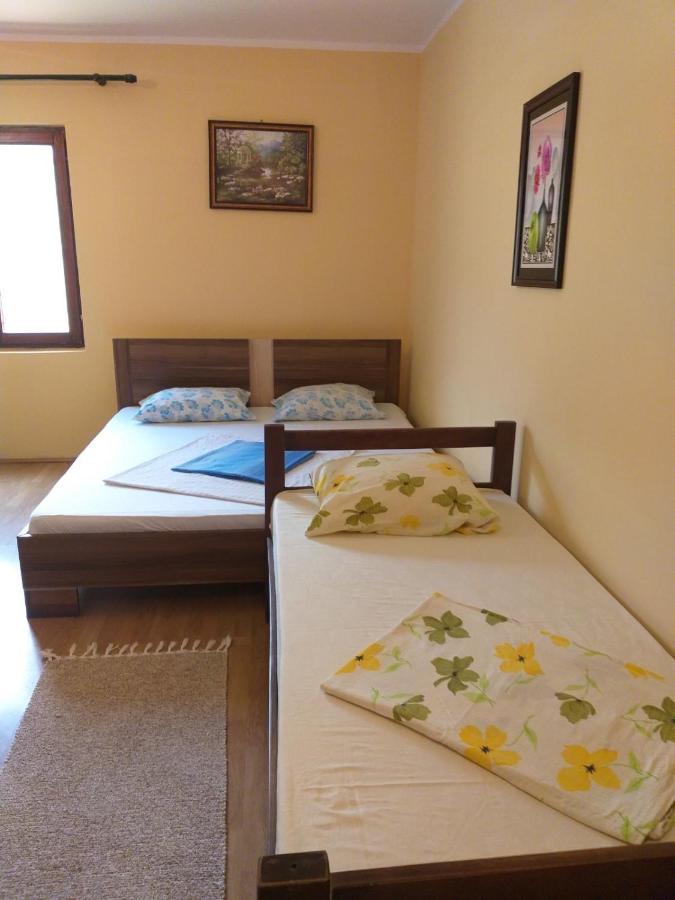 Apartment Davidovic Tivat Luaran gambar