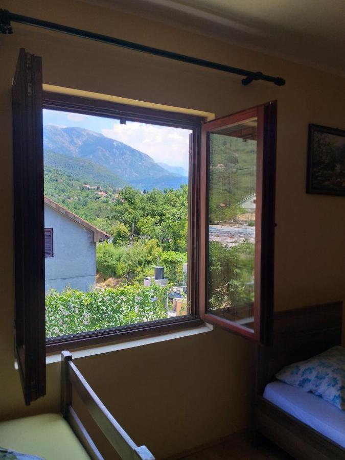 Apartment Davidovic Tivat Luaran gambar