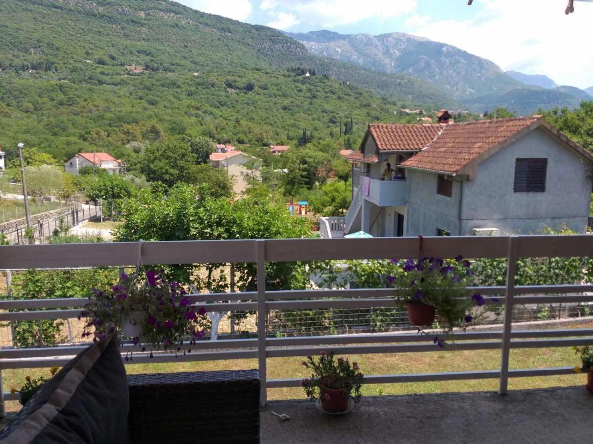Apartment Davidovic Tivat Luaran gambar