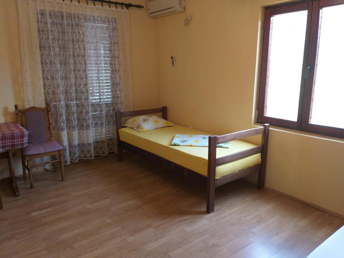 Apartment Davidovic Tivat Luaran gambar