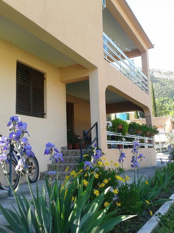 Apartment Davidovic Tivat Bilik gambar
